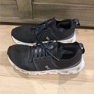 Women’s black 10.5 Onclouds